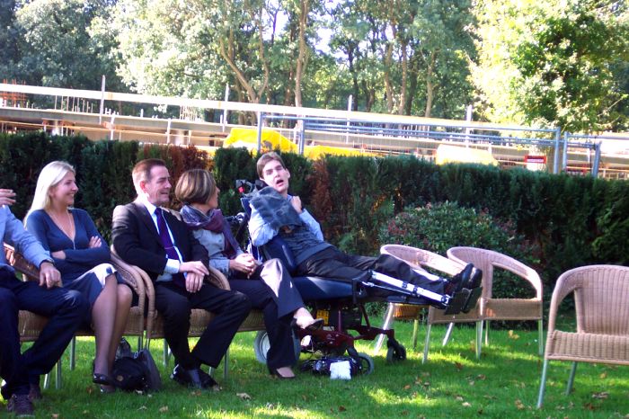 080926-familie-op-het-gras